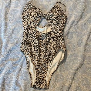 NWT gap swimsuit